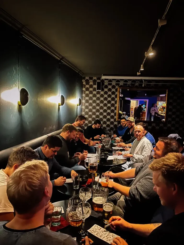 Bilde av bingo fra Smaue Bar i Grimtsad. Gøy med bingokveld på Smaue i Grimstad. God stemning